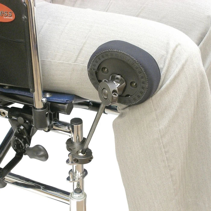 Multi-Axis Knee Pad/Adductor Assembly